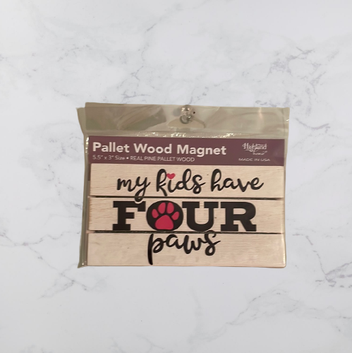 My kids have four paws magnet - Sassy Dogs Boutique 
